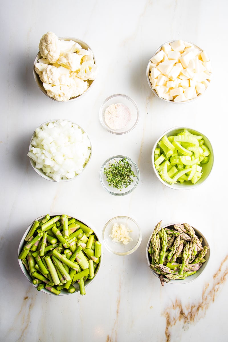 Creamy Asparagus Soup with Chives and Dill